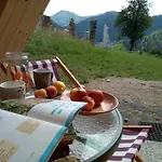 Hillside Bio Glamping *