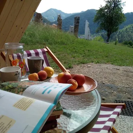 Hillside Bio Glamping *