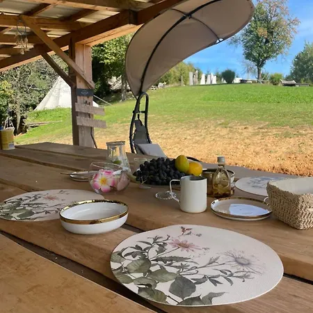 Kemp Hillside Bio Glamping Prebold