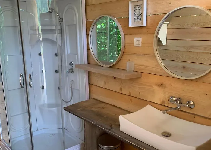 Hillside Bio Glamping Campsite Prebold