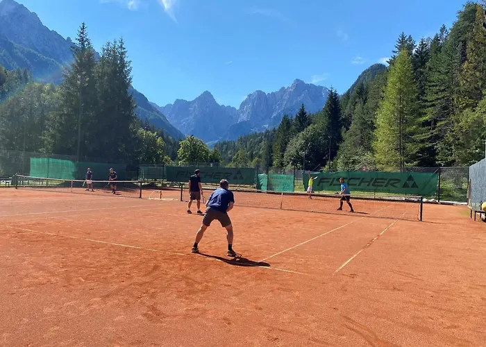 Kemp Hillside Bio Glamping