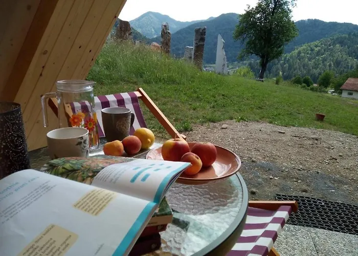 Hillside Bio Glamping *