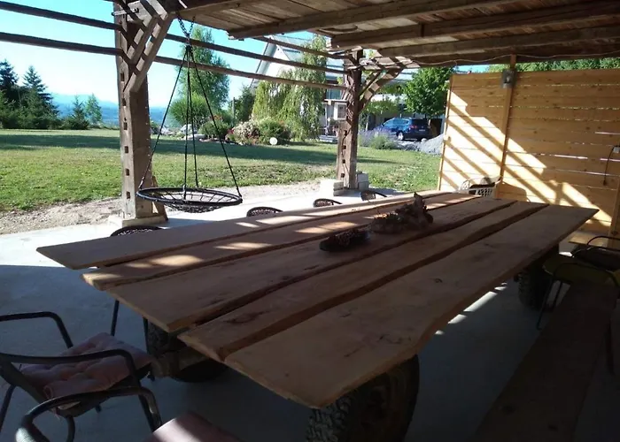 Kemp Hillside Bio Glamping *