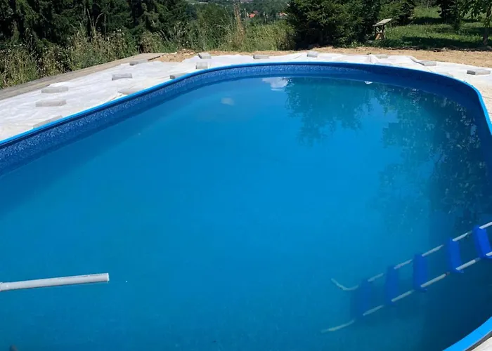 Kemp Hillside Bio Glamping *