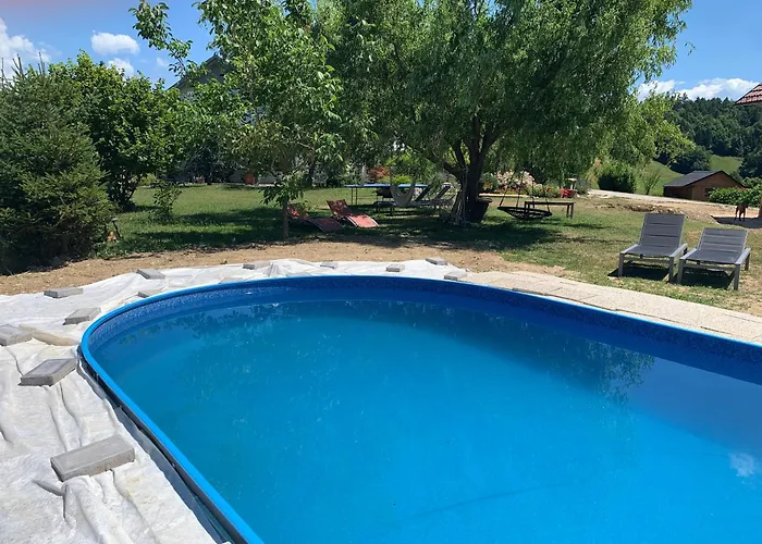 Hillside Bio Glamping