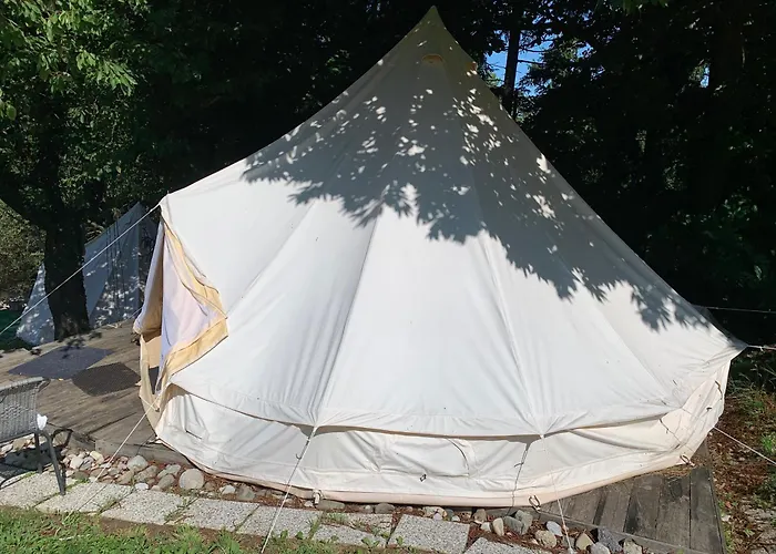 キャンプ場 Hillside Bio Glamping