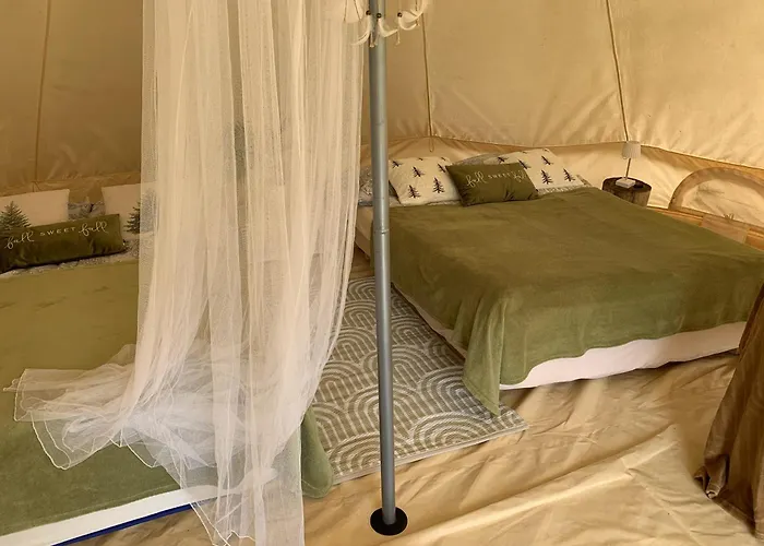 Hillside Bio Glamping *