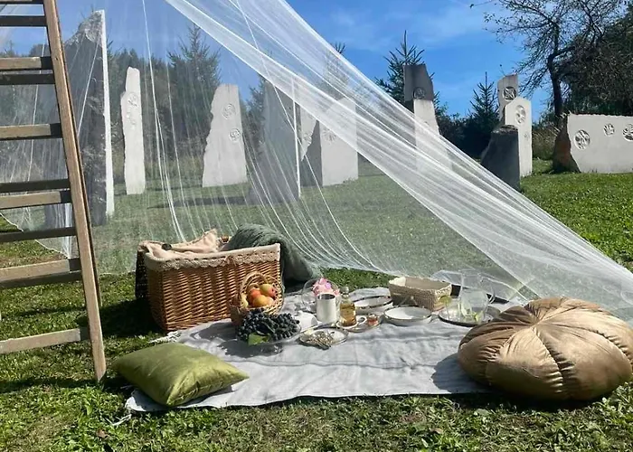 Hillside Bio Glamping キャンプ場 Prebold