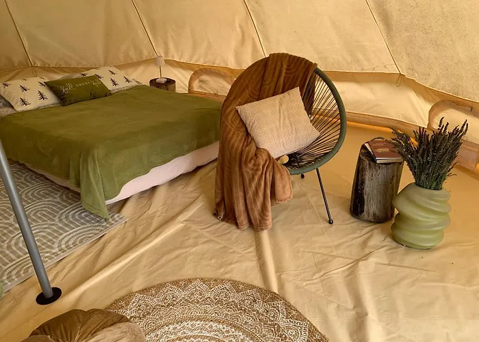 Hillside Bio Glamping *