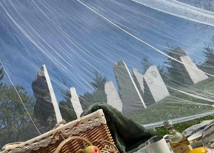 Hillside Bio Glamping *